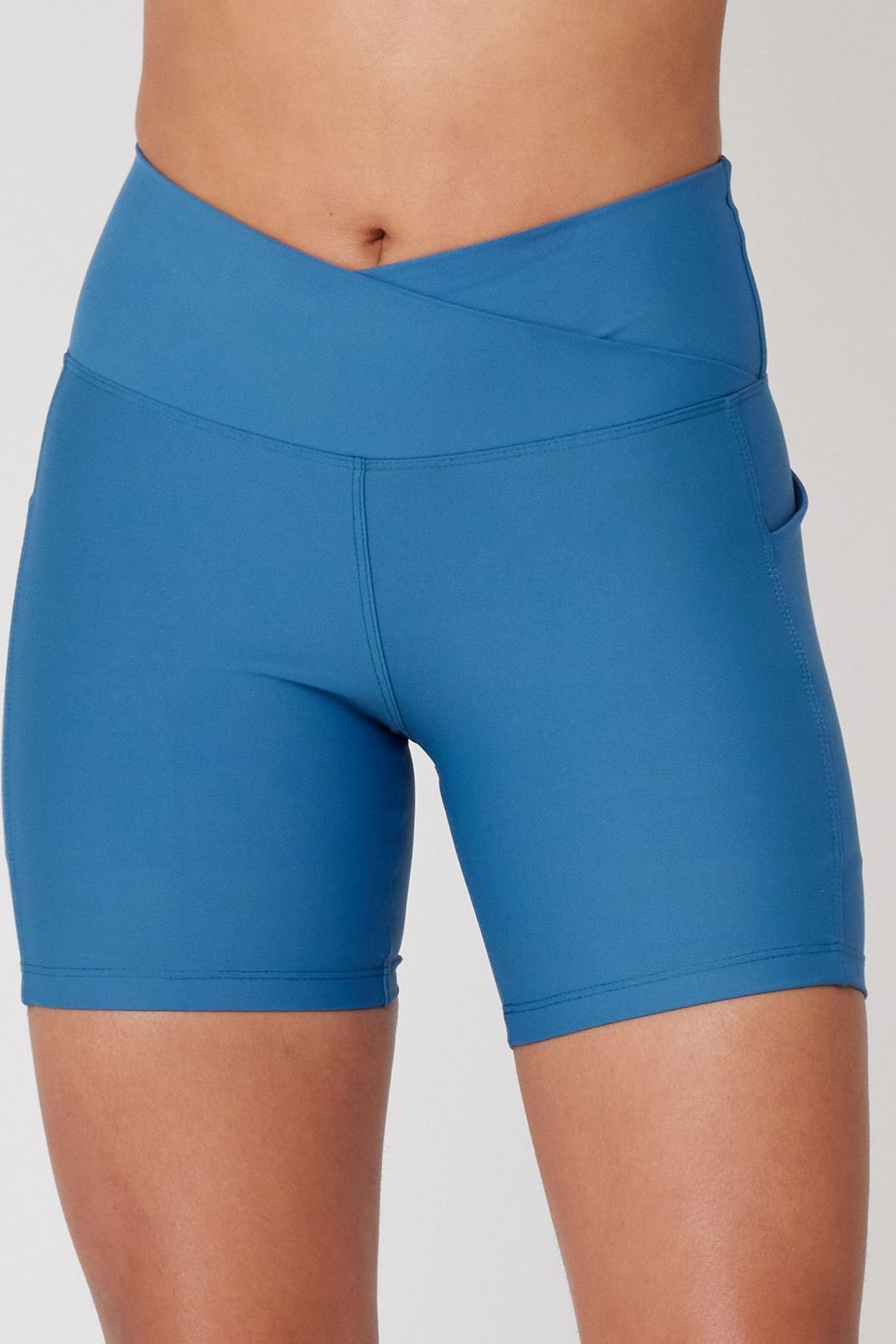 SHORT DYNAMIC STYLE
