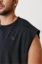 Playera deportiva sin mangas hombre Gymco T-Shirt Air Flex en color negro