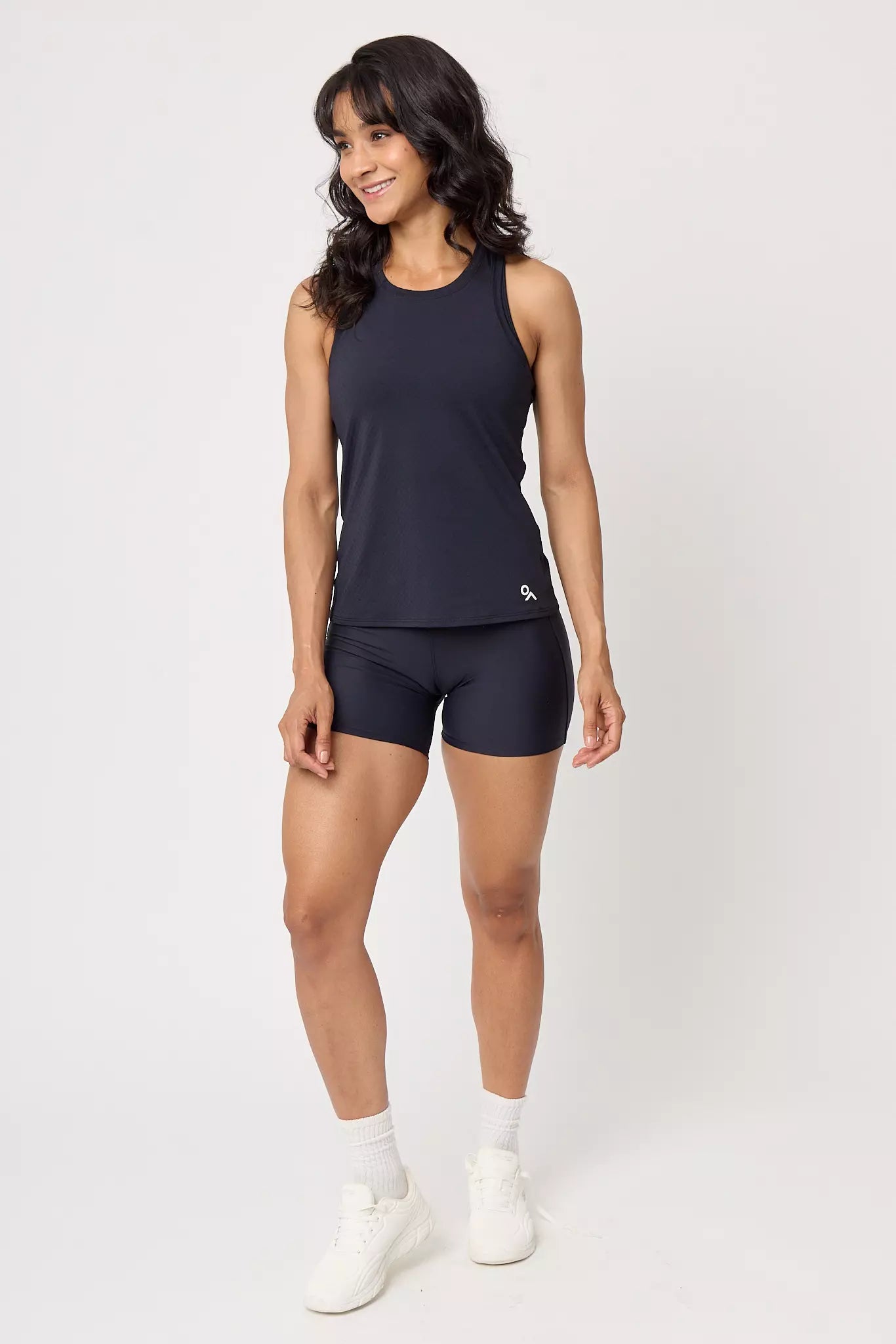 Blusa deportiva Soft Halo Preto para mujer vista frontal