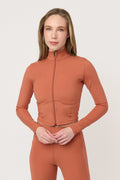 Chamarra deportiva Jacket Stone Terracota para mujer vista frontal