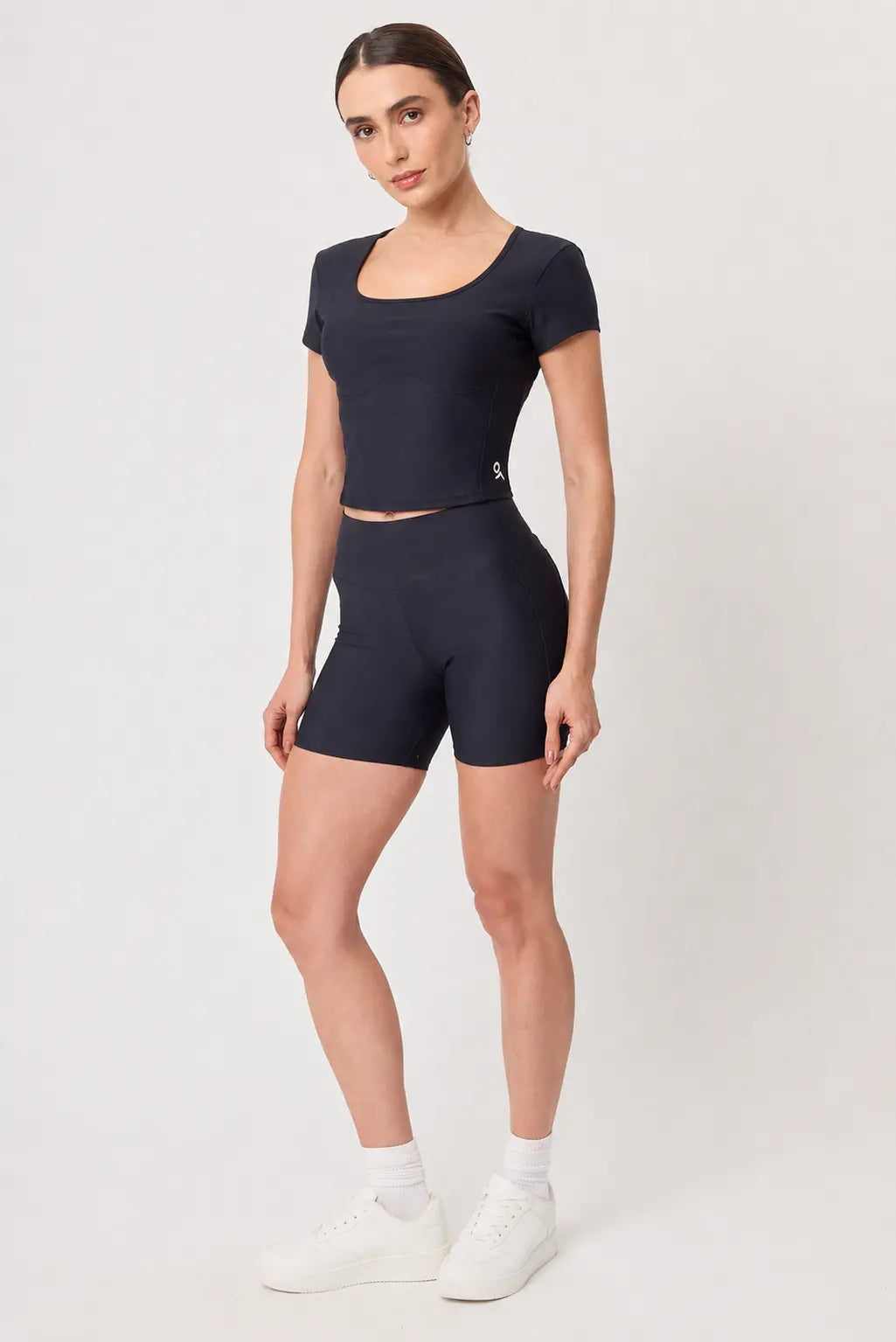 Crop top deportivo Top Atria Preto para mujer vista frontal