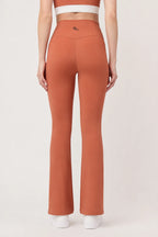 Detalle de cintura y ajuste del legging Ember Terracota