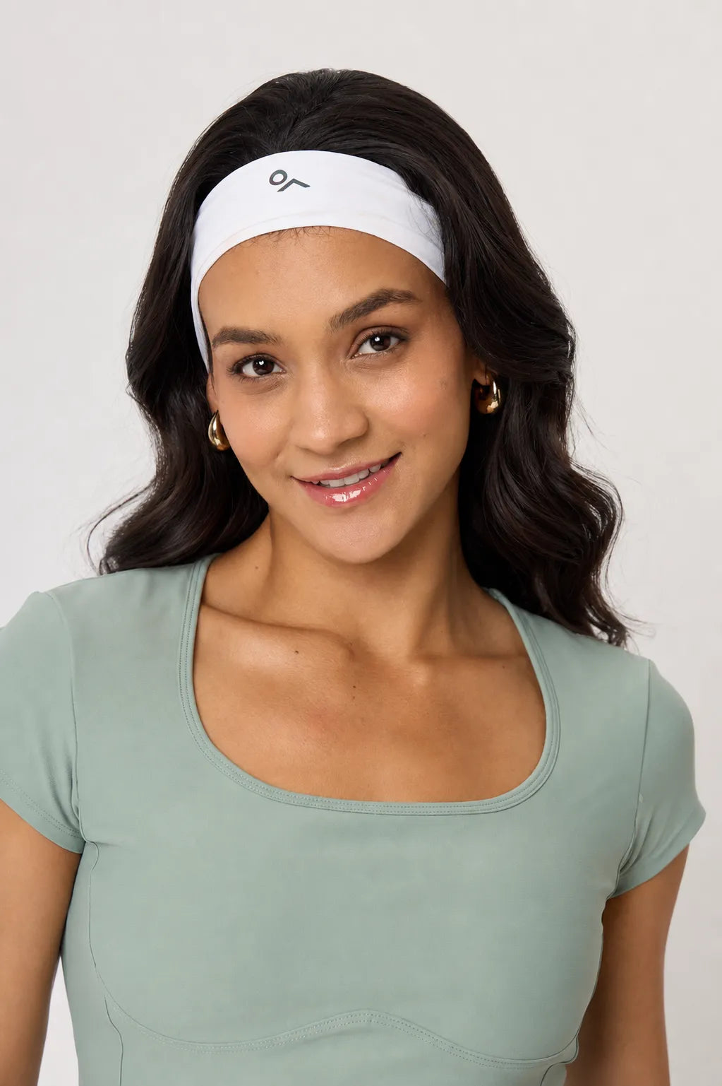 Diadema deportiva Scrunch & Glow blanca para mujer vista frontal