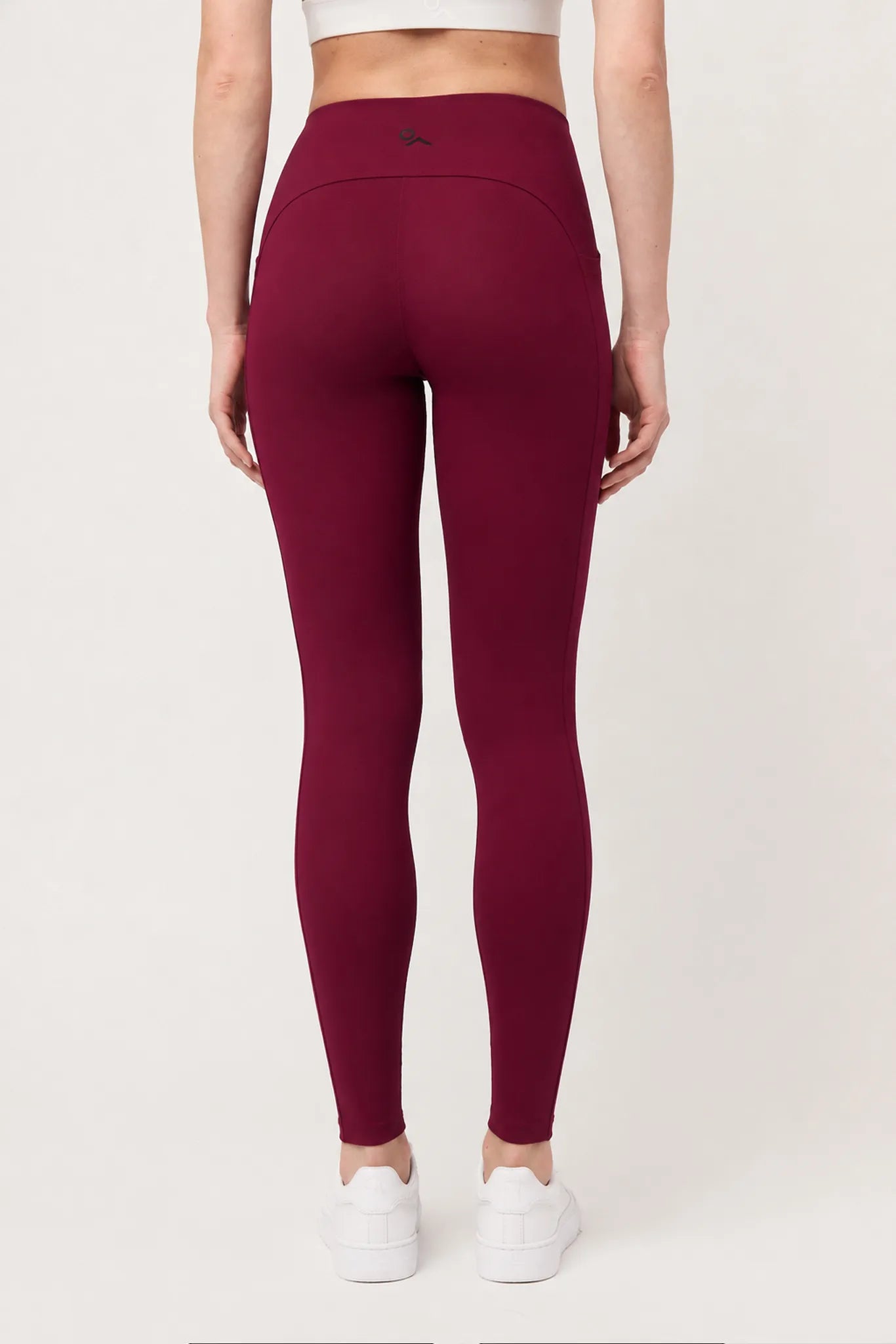Legging deportivo Aling Cerezo Oscuro para mujer vista trasera
