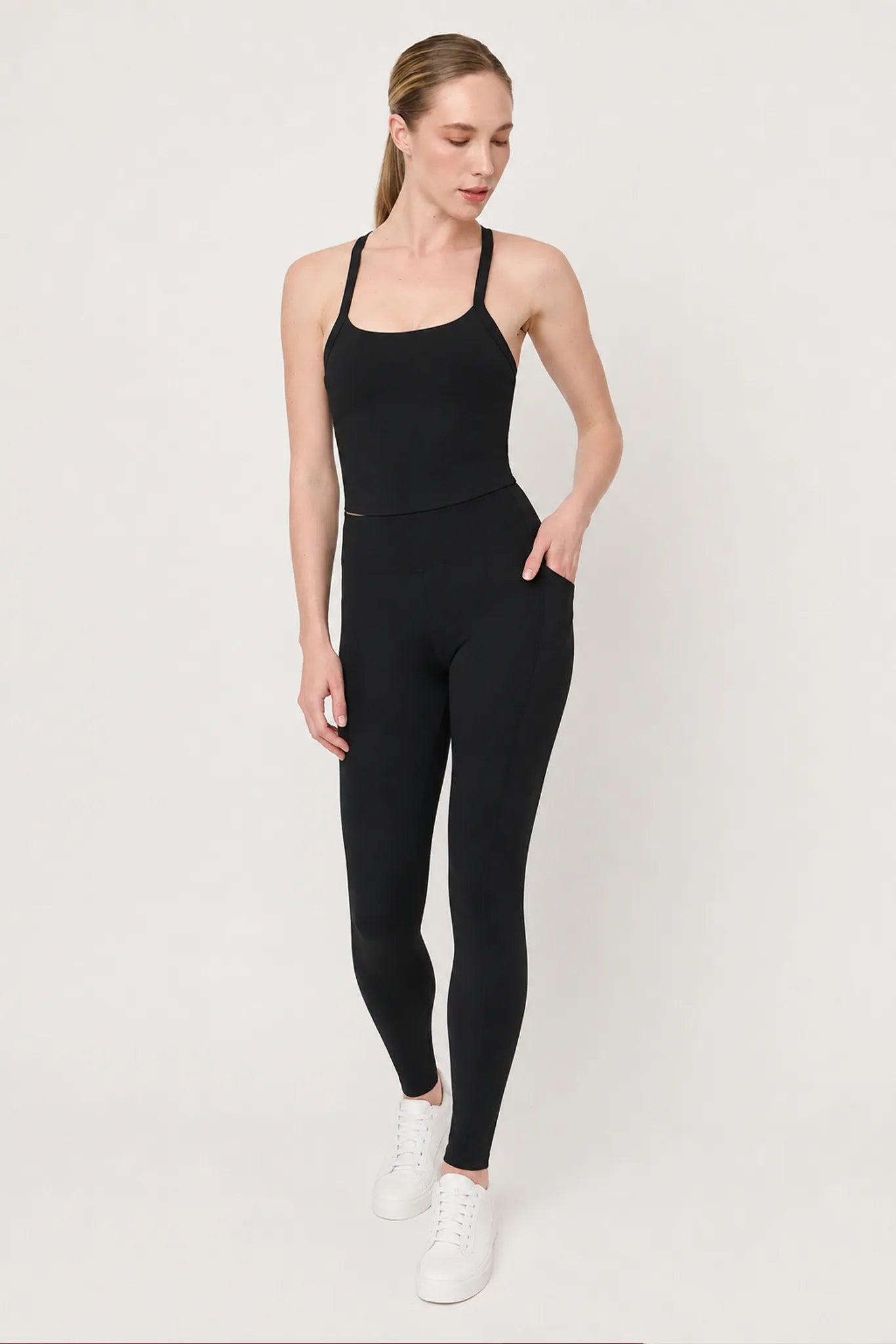 Legging deportivo Aling negro para mujer vista frontal