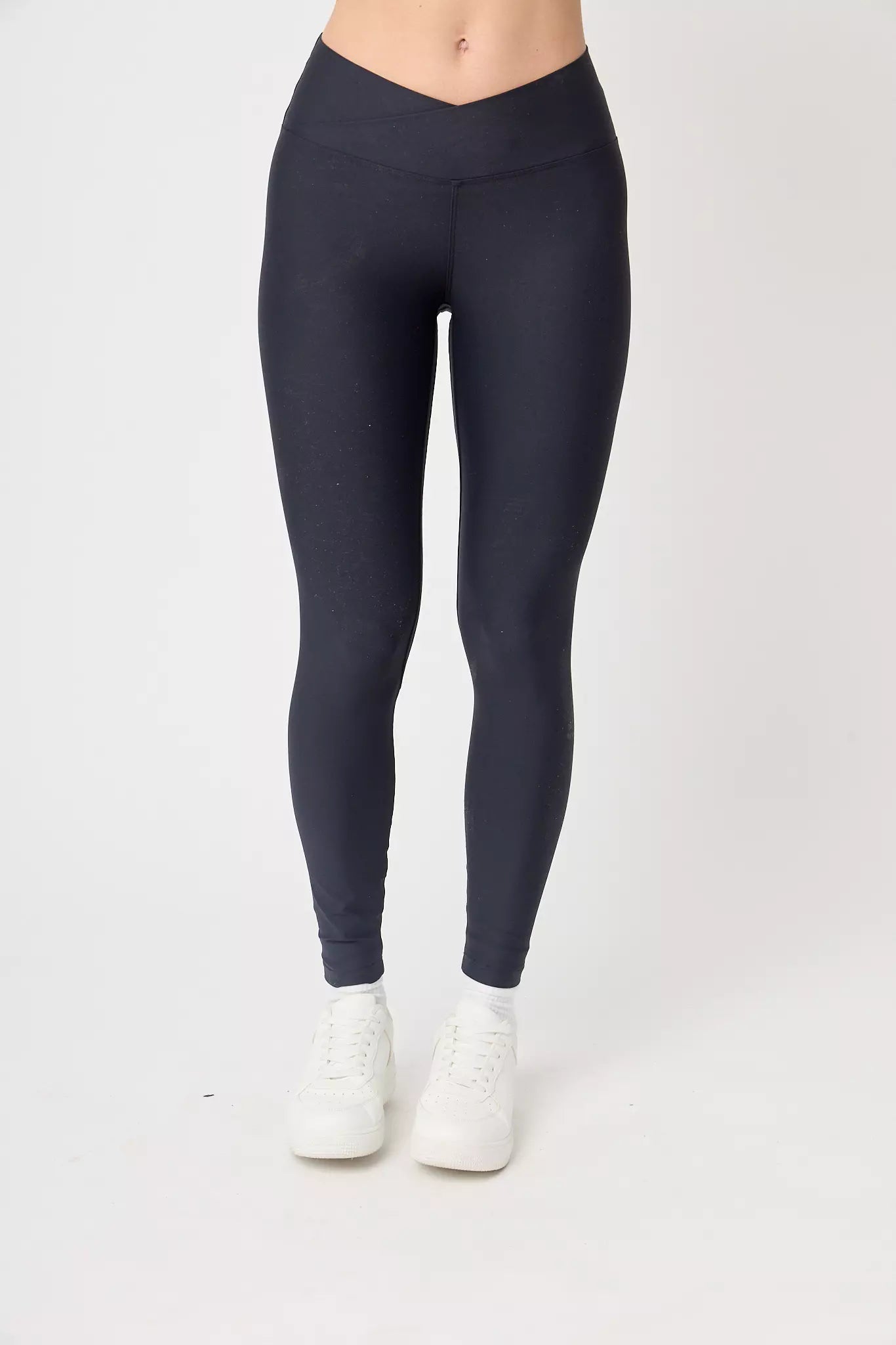 Legging deportivo Noire Preto para mujer vista frontal completa