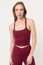 Top deportivo Sienna Cerezo Oscuro para mujer vista frontal