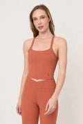 Top deportivo Sienna Terracota para mujer vista frontal