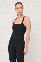 Top deportivo Sienna negro para mujer vista frontal