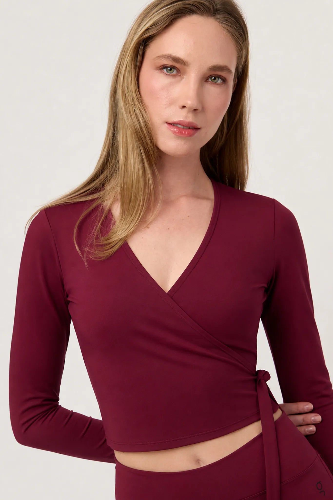 Torera deportiva Ivory Cerezo Oscuro para mujer vista frontal