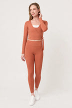 Torera deportiva Ivory Terracota para mujer con look completo