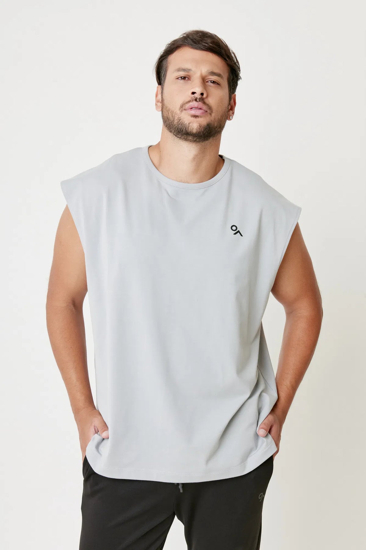 Playera deportiva sin mangas hombre T-Shirt Air Flex color Plata de Gymco