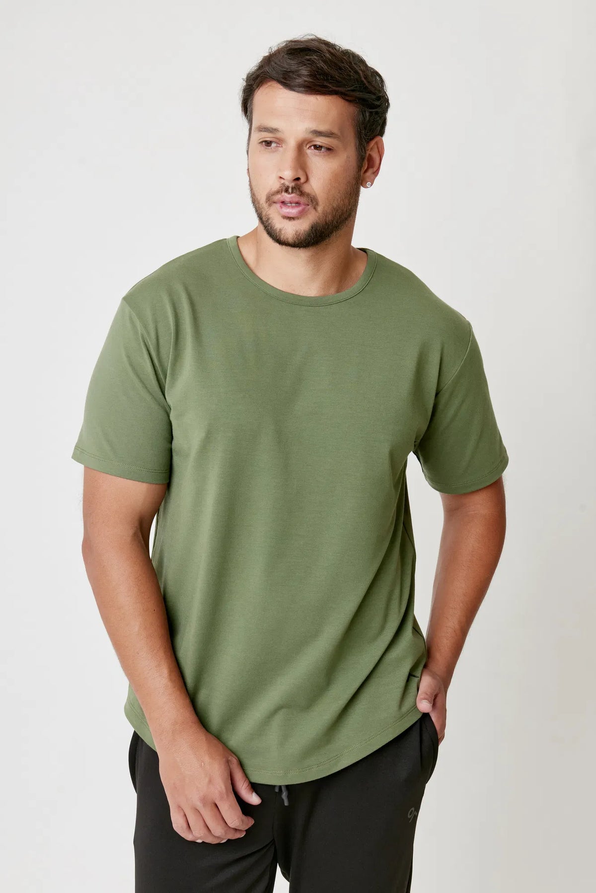 Playera deportiva oversize hombre T-Shirt Luxe Fit color Cipres de Gymco