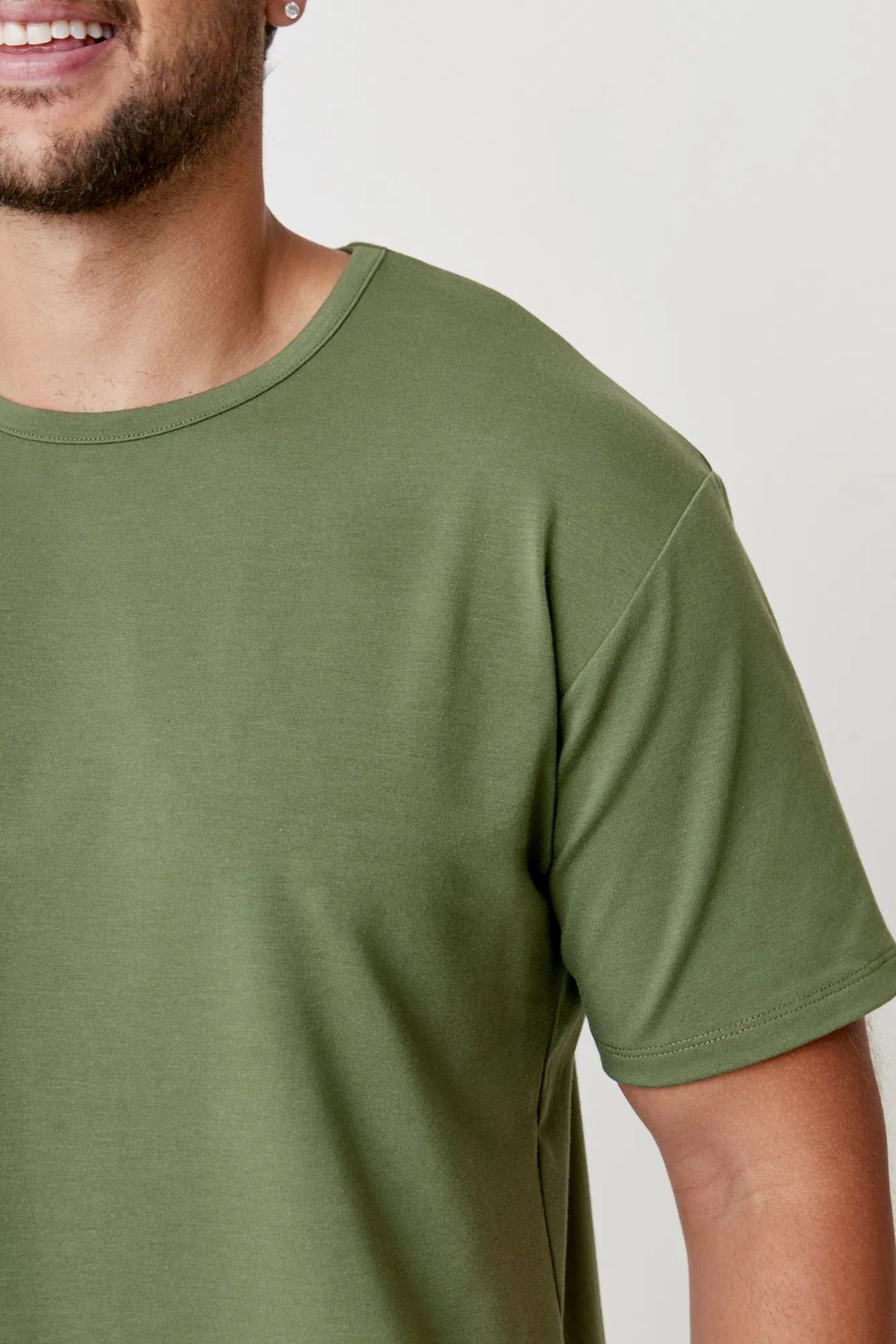 Playera deportiva oversize hombre Gymco T-Shirt Luxe Fit en color Cipres