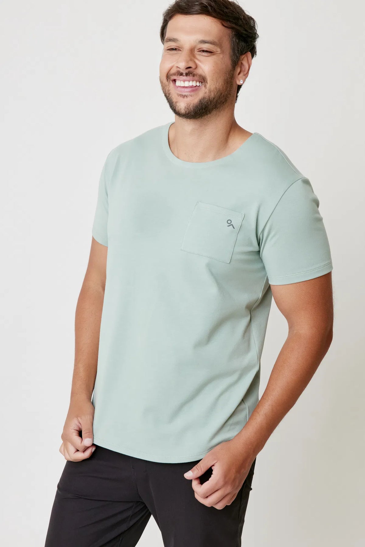 T-Shirt Pocket Fit color Aloe de Gymco, playera deportiva con bolsillo hombre