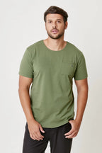 T-Shirt Pocket Fit color Cipres de Gymco, playera deportiva con bolsillo hombre