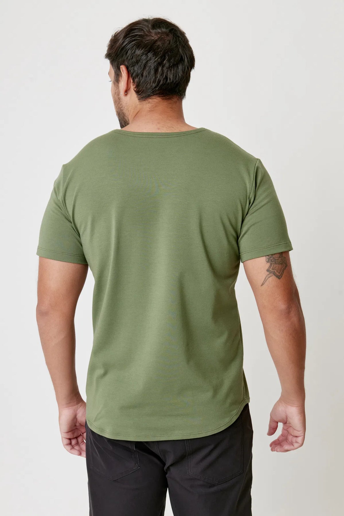 Playera deportiva con bolsillo hombre T-Shirt Pocket Fit color Cipres de Gymco