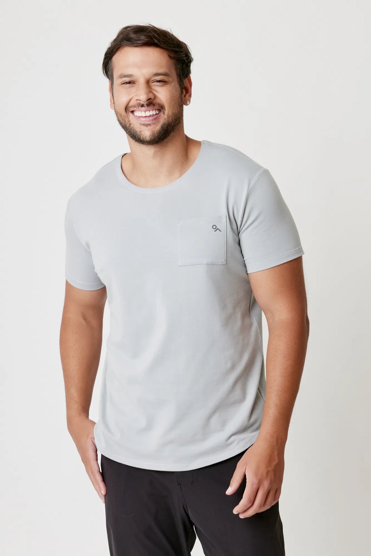 Playera deportiva con bolsillo hombre T-Shirt Pocket Fit color Plata de Gymco